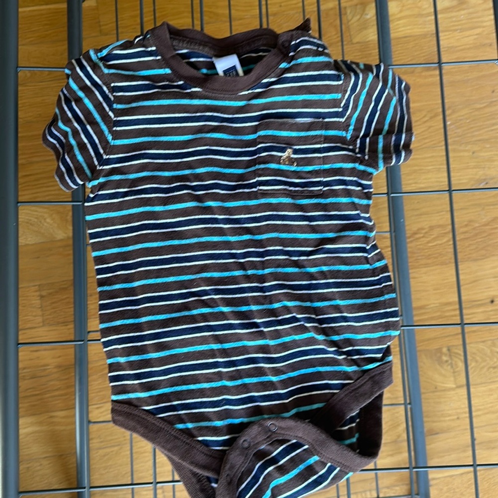 Baby gap size 18 to 24 months onesie, brown blue cotton